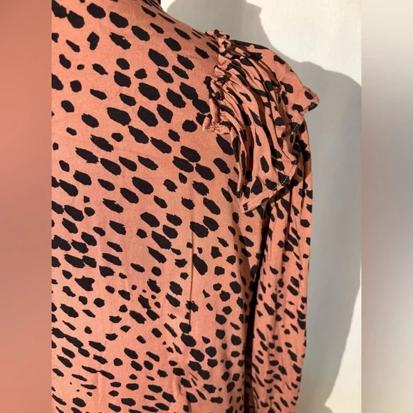 ZARA Animal Print Ruffle Blouse Blush Long Sleeve Button-Up Sz Small - Picture 5 of 13